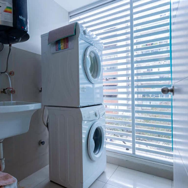 Luxe 2BR Pool & Gym in Miraflores - Apartment - 15