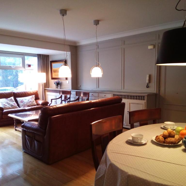 Terraza, wifi, a 10 minutos del centro en bus - Apartamento de 2 dormitorios con terraza - 8