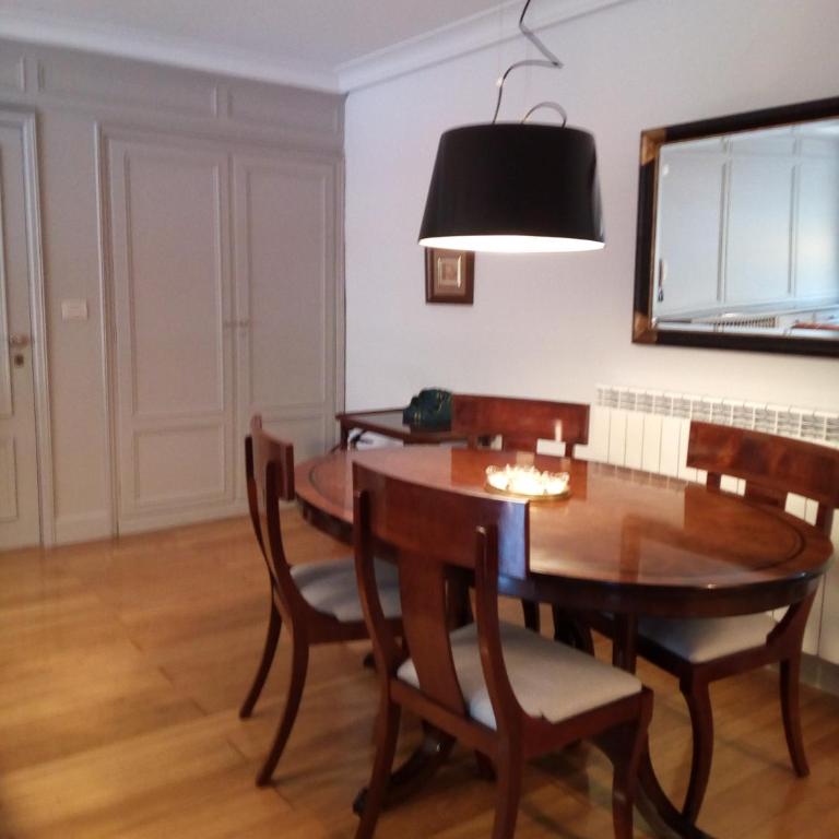 Terraza, wifi, a 10 minutos del centro en bus - Apartamento de 2 dormitorios con terraza - 9
