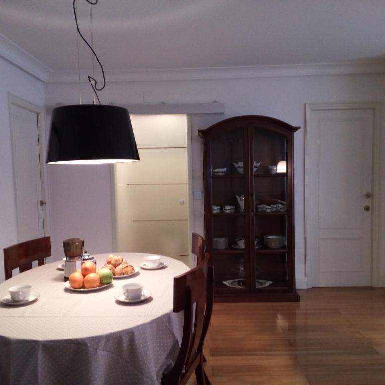 Terraza, wifi, a 10 minutos del centro en bus - Apartamento de 2 dormitorios con terraza - 11