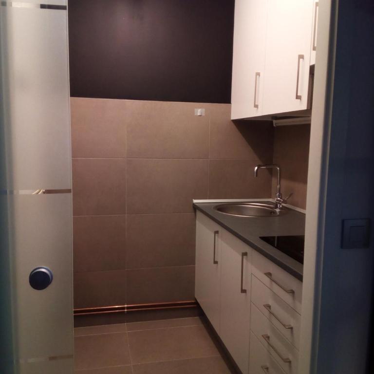 Terraza, wifi, a 10 minutos del centro en bus - Apartamento de 2 dormitorios con terraza - 15
