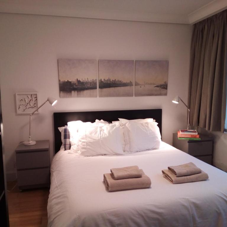 Terraza, wifi, a 10 minutos del centro en bus - Apartamento de 2 dormitorios con terraza - 18