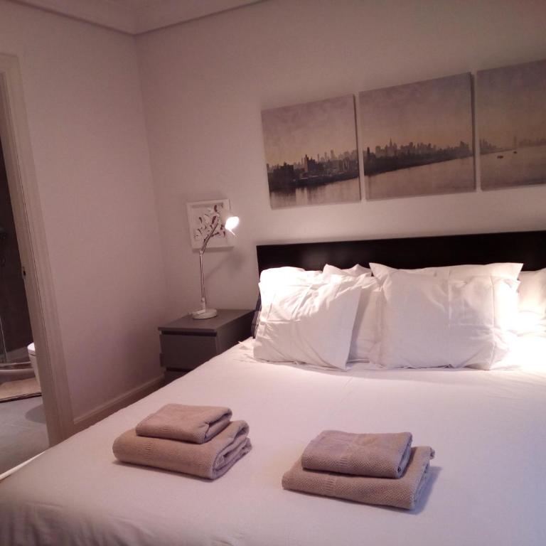 Terraza, wifi, a 10 minutos del centro en bus - Apartamento de 2 dormitorios con terraza - 19