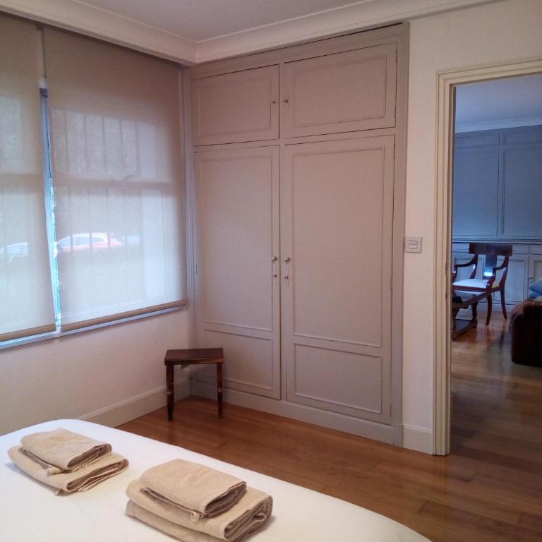 Terraza, wifi, a 10 minutos del centro en bus - Apartamento de 2 dormitorios con terraza - 20