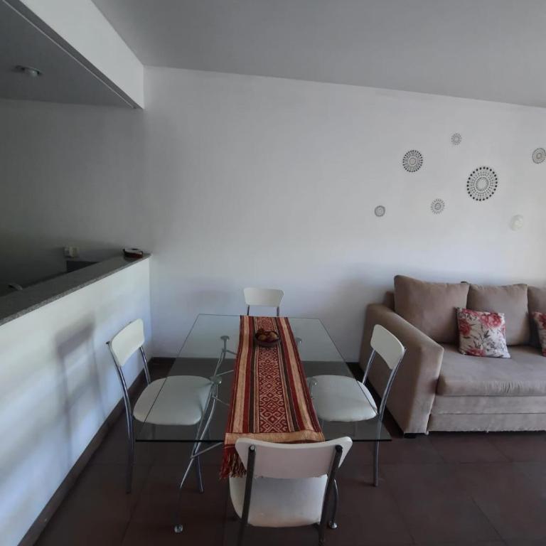 Dpto con Balcón y Cochera frente a Plaza Alvarado - One-Bedroom Apartment - 10