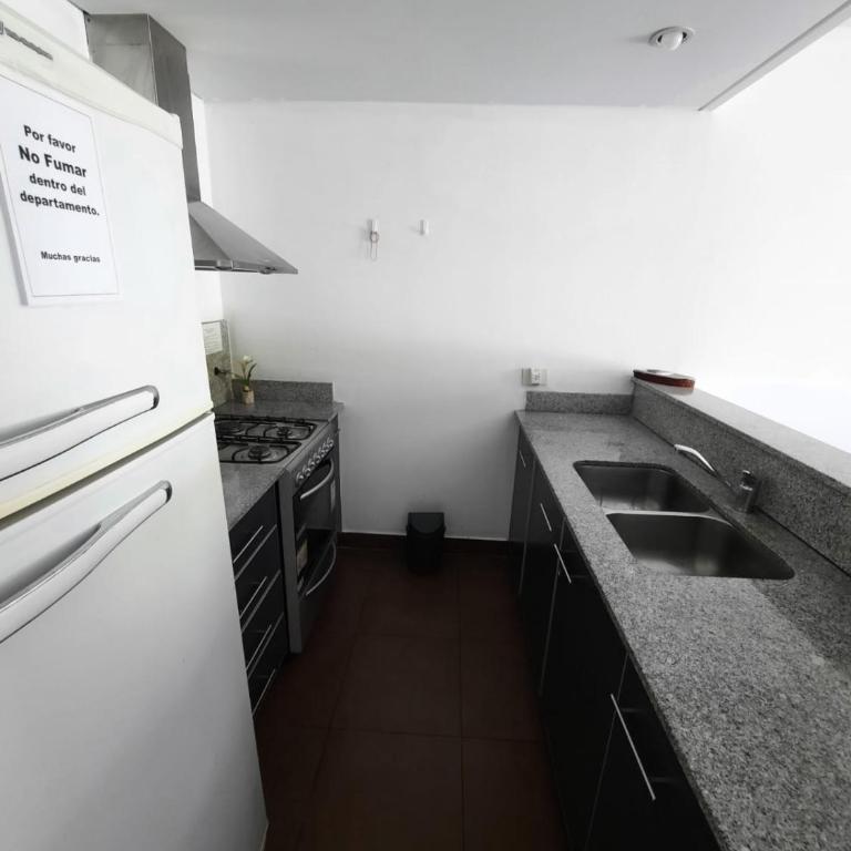 Dpto con Balcón y Cochera frente a Plaza Alvarado - Apartamento de 1 dormitorio - 6