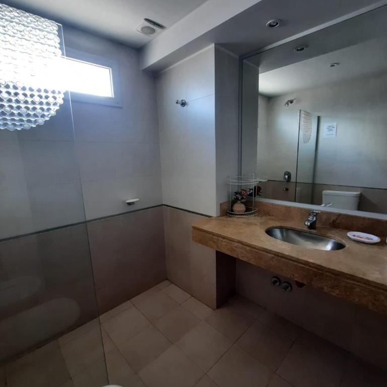 Dpto con Balcón y Cochera frente a Plaza Alvarado - Apartamento de 1 dormitorio - 8