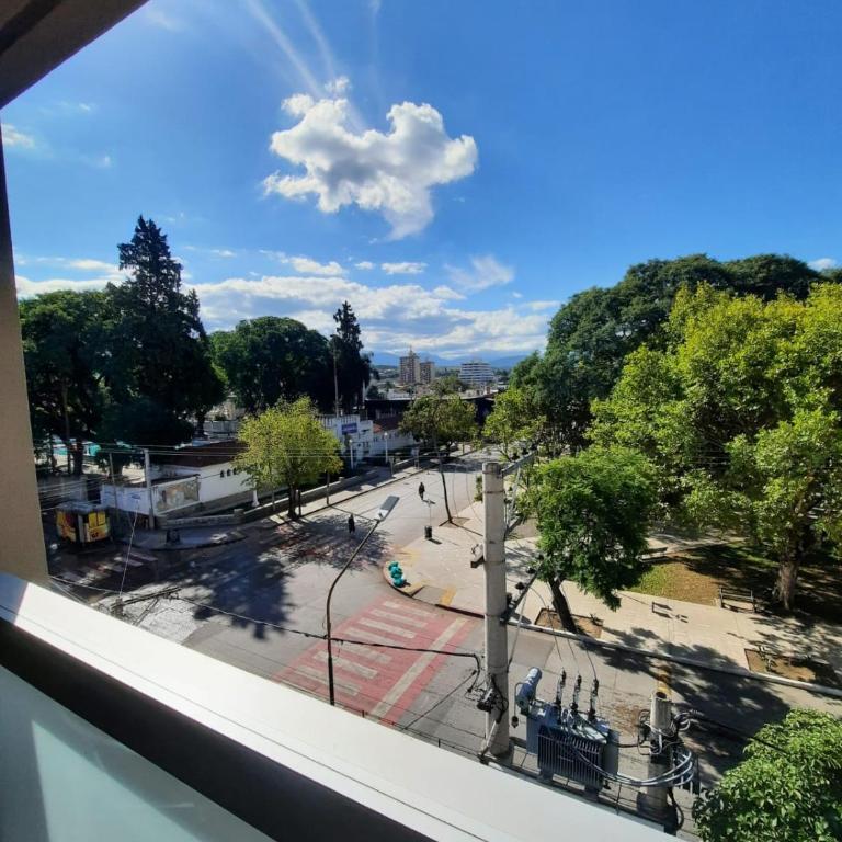 Dpto con Balcón y Cochera frente a Plaza Alvarado - Apartamento de 1 dormitorio - 14