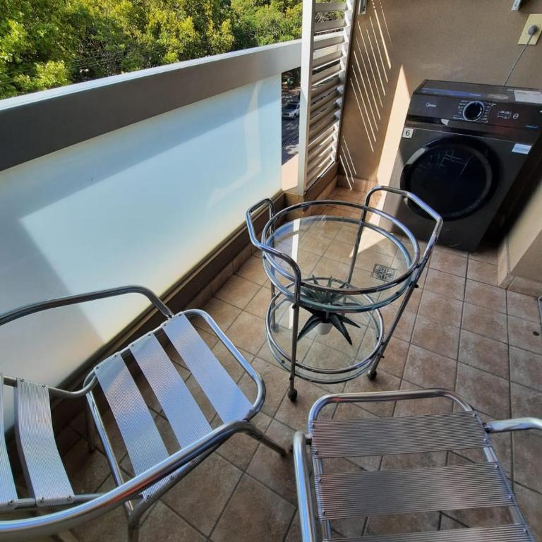 Dpto con Balcón y Cochera frente a Plaza Alvarado - Apartamento de 1 dormitorio - 5