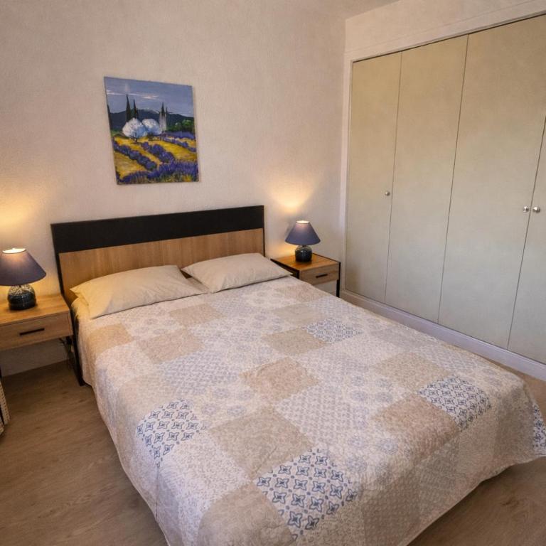 Grand F2 40 m2 Centre Port, Loggia 5m2, Vue jardin, Belle Terrasse, Parking privé - Apartment mit 1 Schlafzimmer - 5