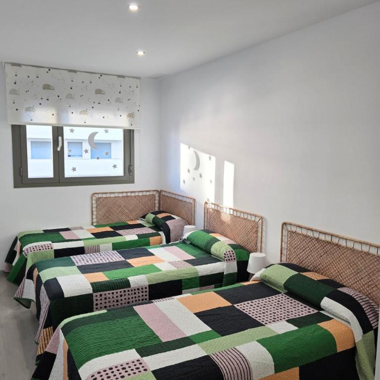Cadizz Puerto Descanso terrace, pool, and parking - Apartamento de 1 dormitorio - 3