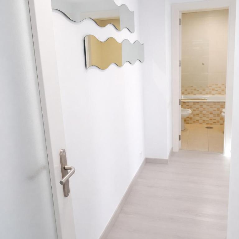 Cadizz Puerto Descanso terrace, pool, and parking - Apartamento de 1 dormitorio - 8