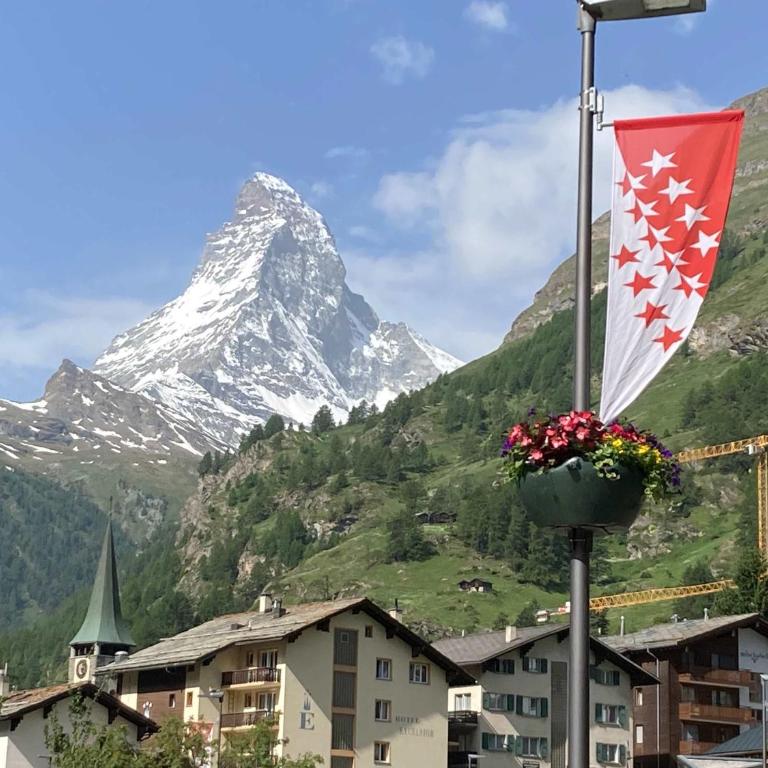 Studio Chalet with terrace & Matterhorn view - Apartment - 22