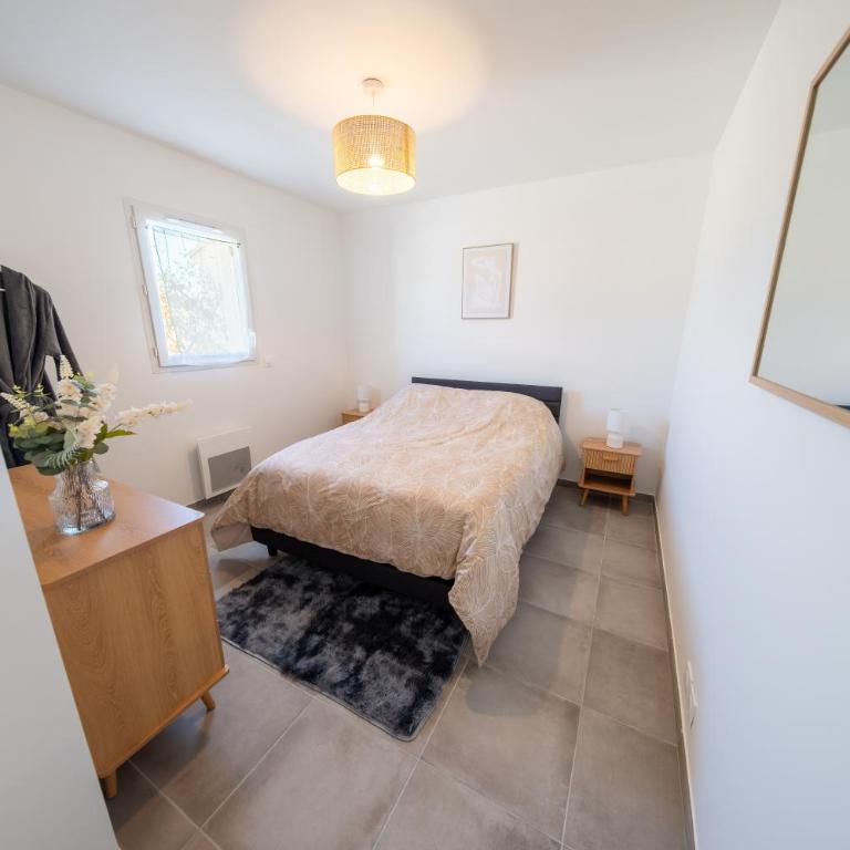 la pause soleil, villa climatisée, avec jardin et parkings privés, à 5 mn de la mer, au calme - Casa con 1 dormitorio - 18