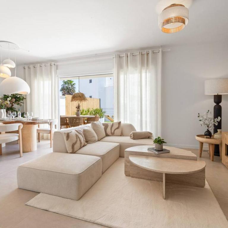 Stylish 2 Bedroom Apartment in Cancelada - Acqua Gardens - Pool - Near Beach - Costa del Sol - Apartamento - 1