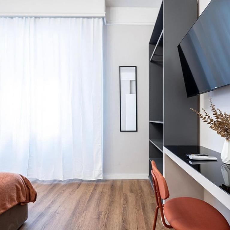 Frida Apartment 5 min from metro station - One-Bedroom Apartment - 8