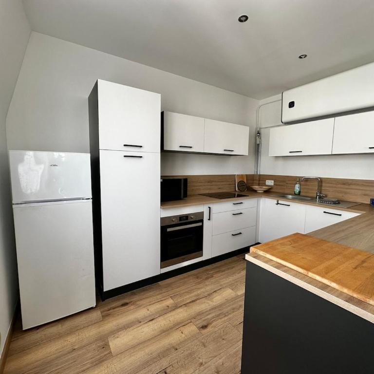 Romane - Charmant petit appartement en duplex avec 3 chambres - Appartement 3 Chambres - 10