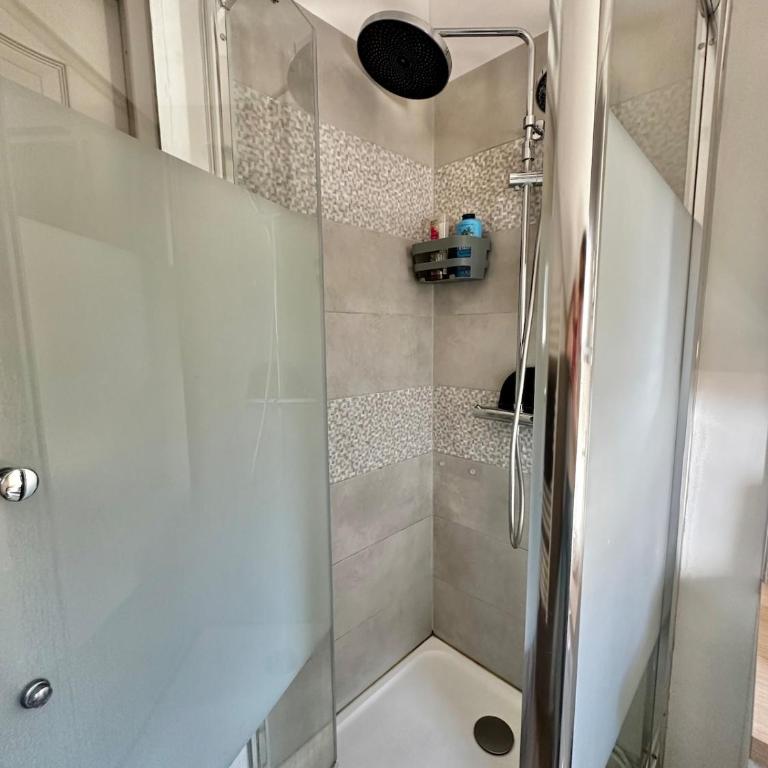 Romane - Charmant petit appartement en duplex avec 3 chambres - Appartement 3 Chambres - 14