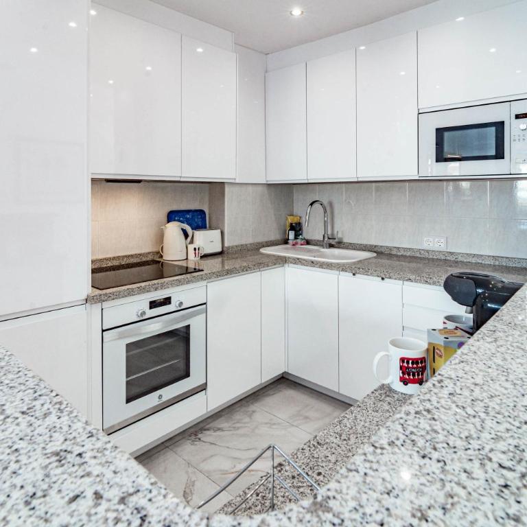 RG325 - Great 2 Bed Apt close to Puerto Banus - Apartamento - 26