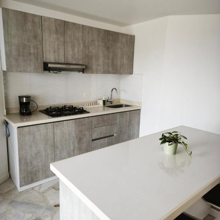 Hermoso Apartamento - Cerca Clinica Imbanaco - Apartamento de 1 dormitorio - 5