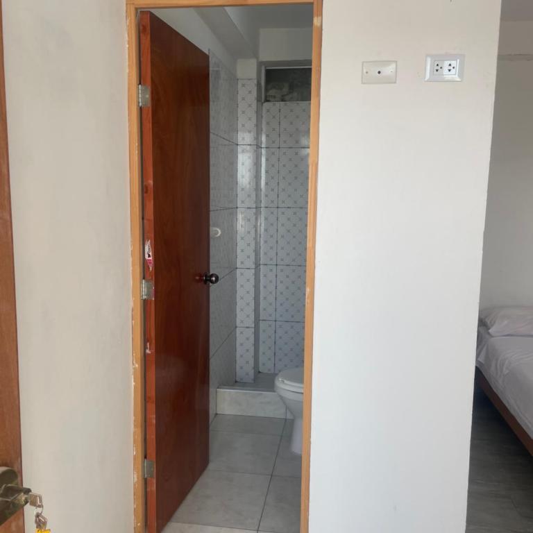 Hospedaje vista del sol 1 - Habitación Doble con baño privado - 10