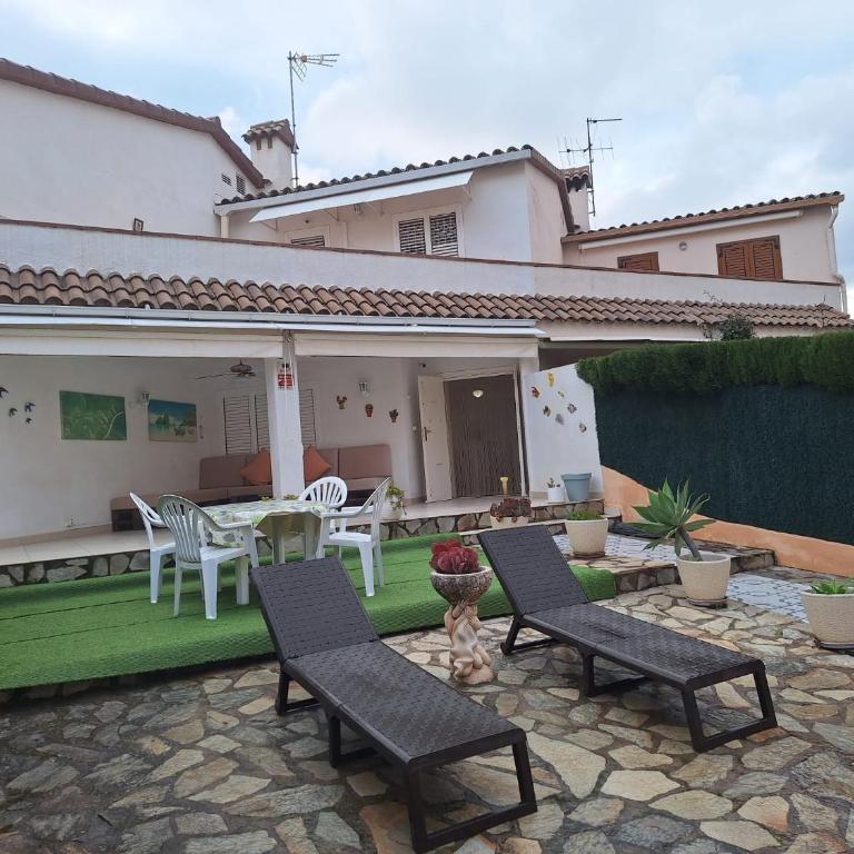 Adosado con piscina en Benicasim a 400m de la Playa El Torreón - Three-Bedroom House - 20