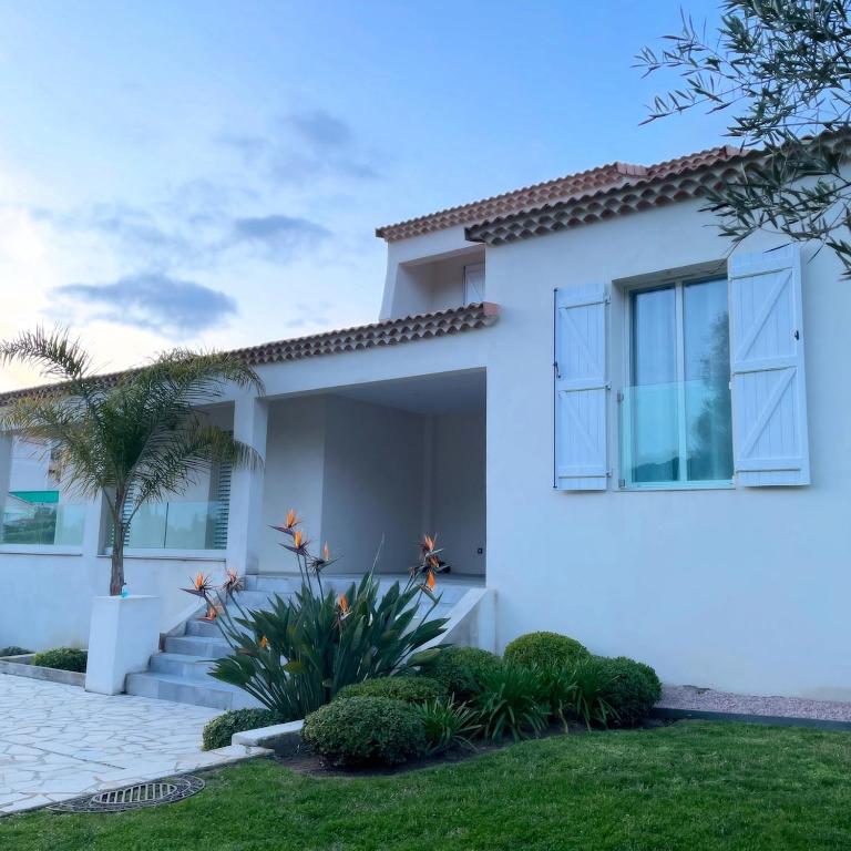 Modern Design Villa & Pool - Villa 3 Chambres - 6