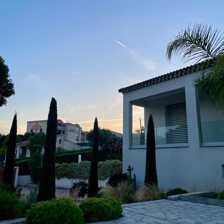 Modern Design Villa & Pool - Villa 3 Chambres - 18