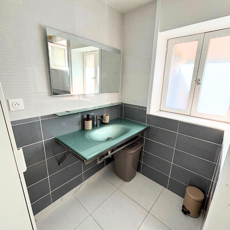Maison 5p - 5mn plage - Cour privée - Climatisation - Maison de Ville 2 Chambres - 11