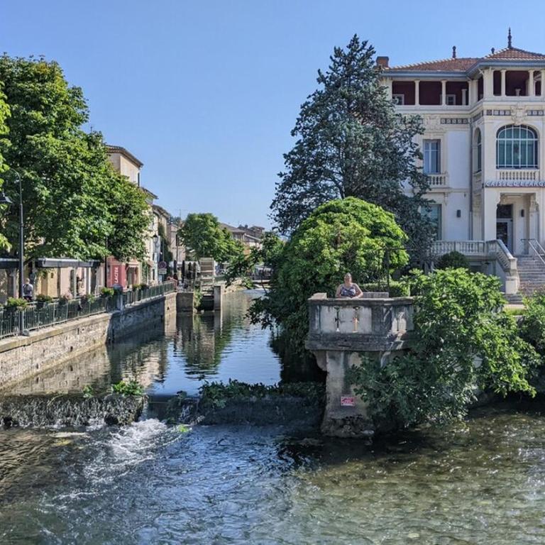 Maison Escapade et jardin à 5 minutes du centre avec piscine et parking - à 2 pas du Partage des eaux - Three-Bedroom Villa - 36