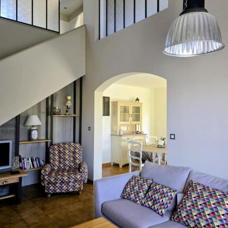 Maison Escapade et jardin à 5 minutes du centre avec piscine et parking - à 2 pas du Partage des eaux - Three-Bedroom Villa - 44