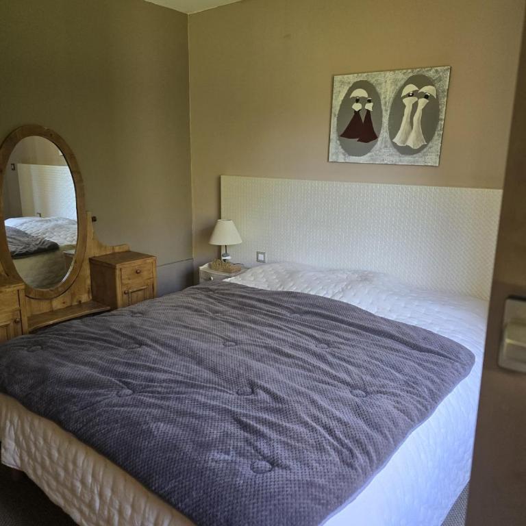 Maison Escapade et jardin à 5 minutes du centre avec piscine et parking - à 2 pas du Partage des eaux - Three-Bedroom Villa - 49