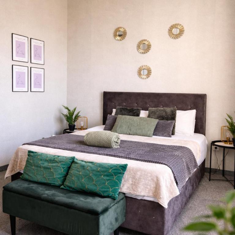 Victory - One-Bedroom Apartment - 9