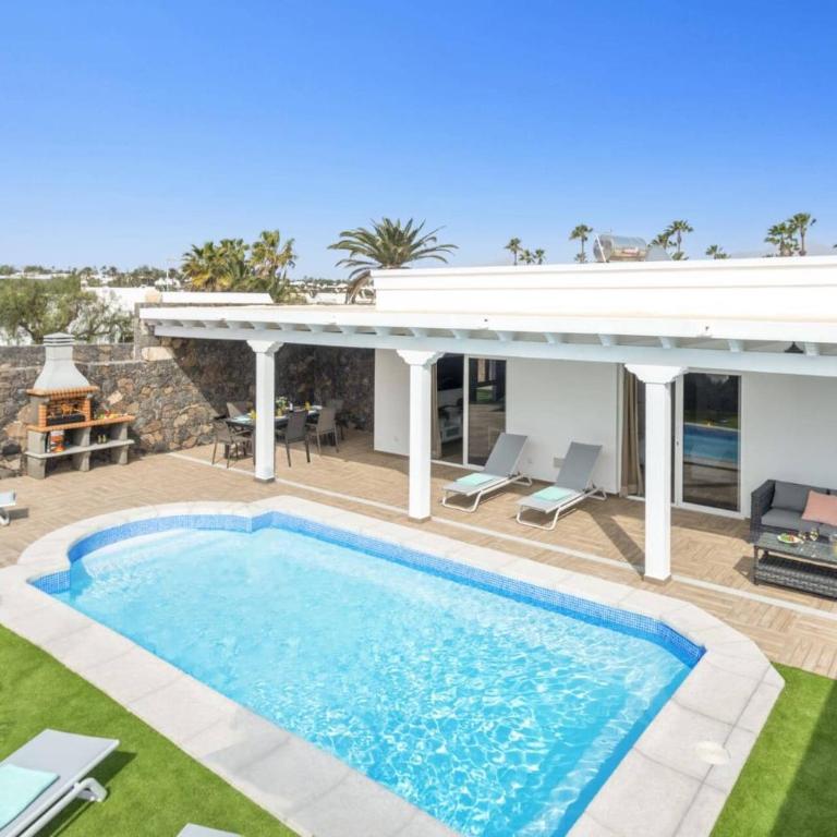 Villa Santana by Villa Plus - Villa - 1
