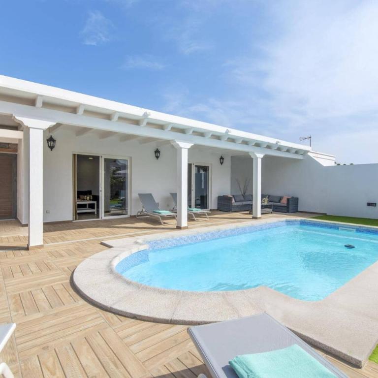 Villa Santana by Villa Plus - Villa - 2