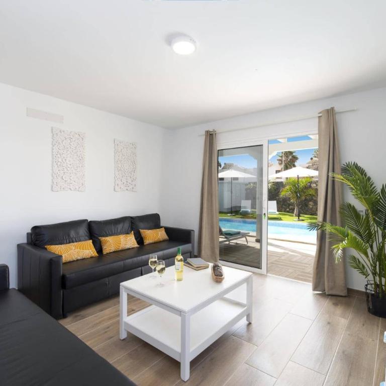 Villa Santana by Villa Plus - Villa - 4