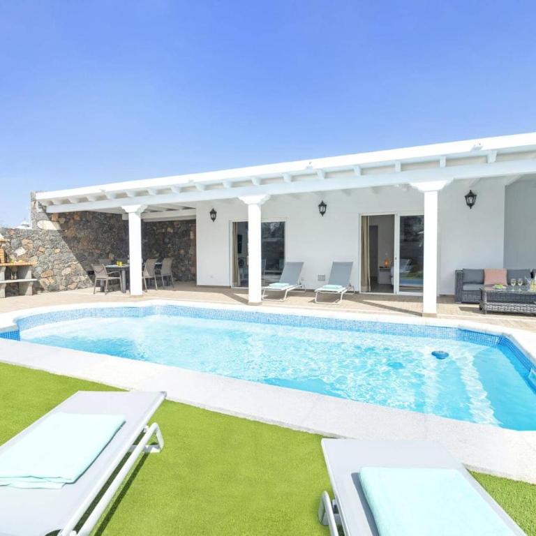 Villa Santana by Villa Plus - Villa - 12
