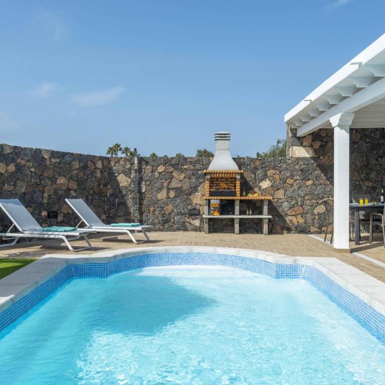 Villa Santana by Villa Plus - Villa - 16