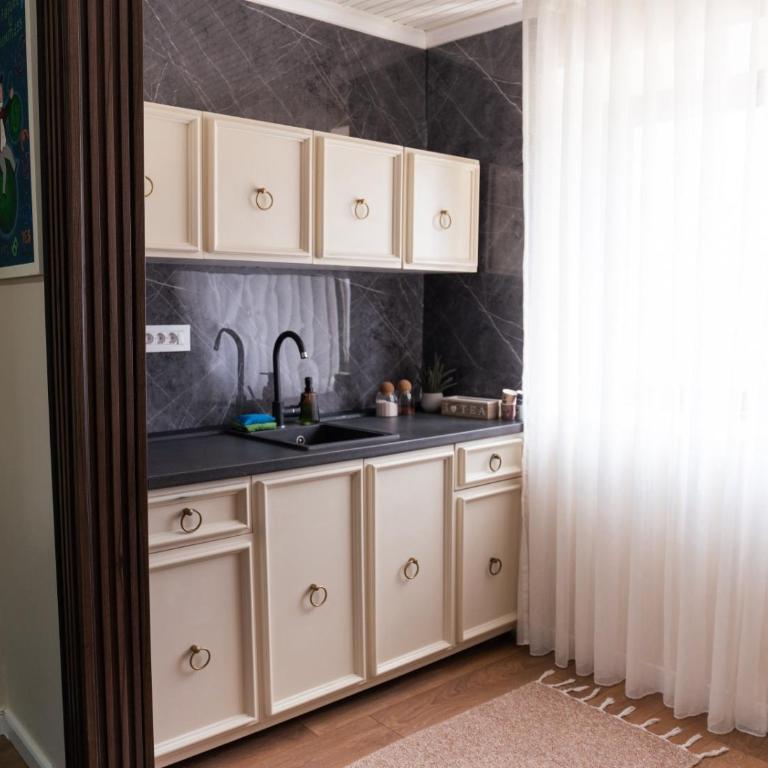 Dukley Family Home 3BR Near Podgorica Center - Three-Bedroom Apartment - 16