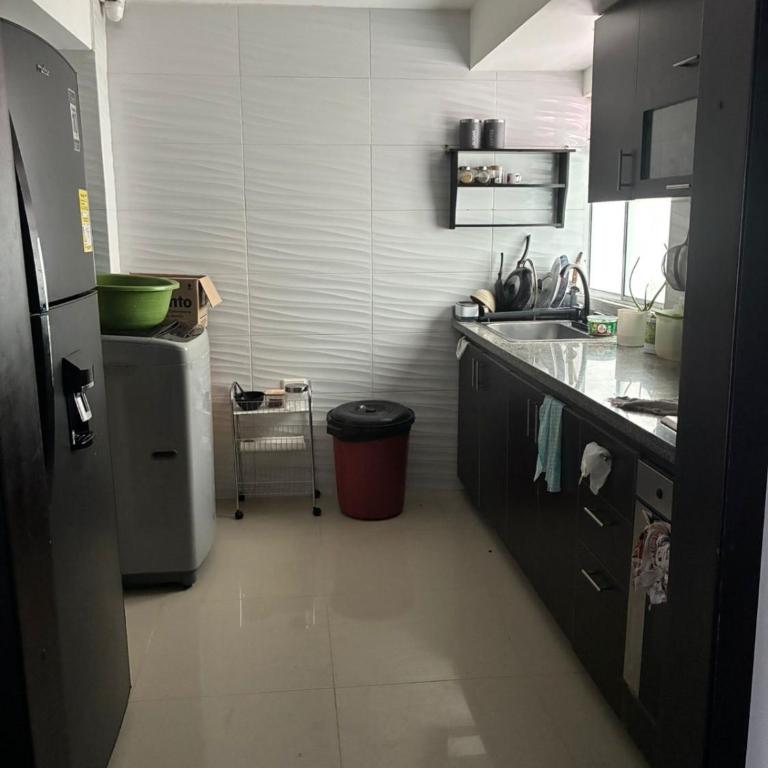 Vista Panorámica y Confort a 10 min del Malecón - Apartamento de 3 dormitorios - 4