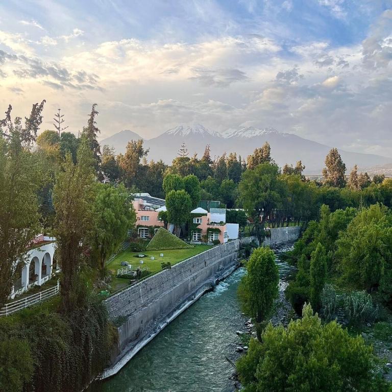 Linda casa de 2 pisos en la mejor zona de Arequipa - Casa con 1 dormitorio - 3