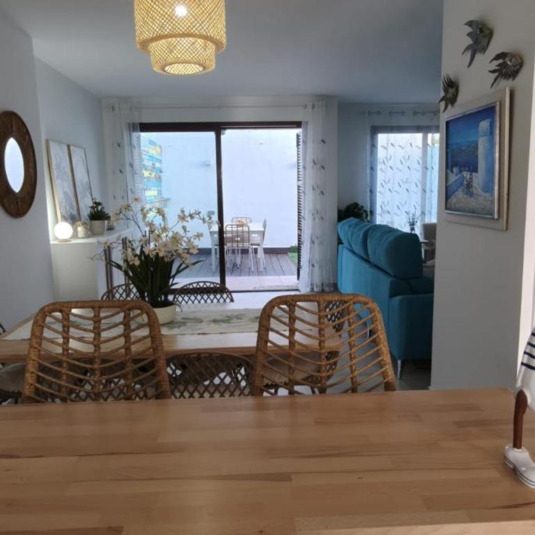 Beautiful house with ocean views - Three-Bedroom Chalet - 2