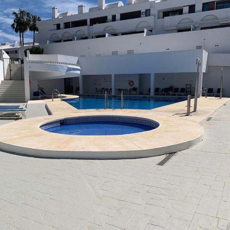 Beautiful house with ocean views - Three-Bedroom Chalet - 24