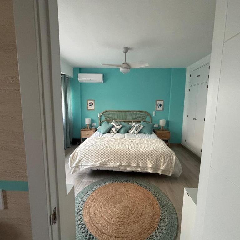 Beautiful house with ocean views - Three-Bedroom Chalet - 5