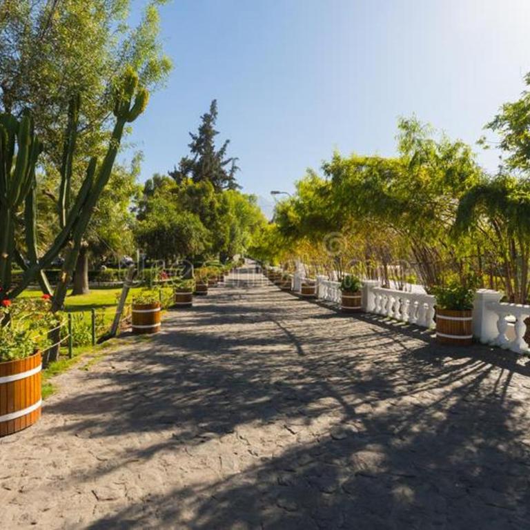 Linda casa de 2 pisos en la mejor zona de Arequipa - Casa con 1 dormitorio - 40