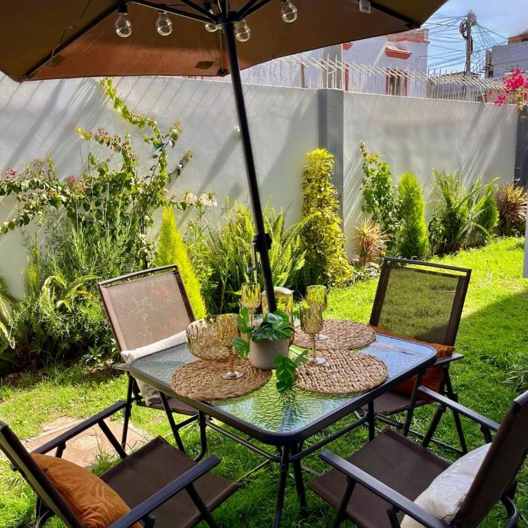 Linda casa de 2 pisos en la mejor zona de Arequipa - Casa con 1 dormitorio - 44