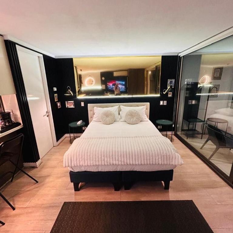 Exclusive and Secure Apartment Parque Arauco Las Condes - Apartment with Balcony - 4