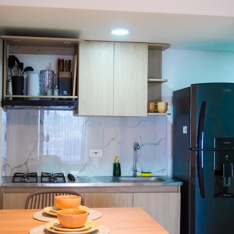 Apto Edif 2 hab, piscina, rooftop, cerca aeropuerto, 5min centro historico - Two-Bedroom Apartment - 3