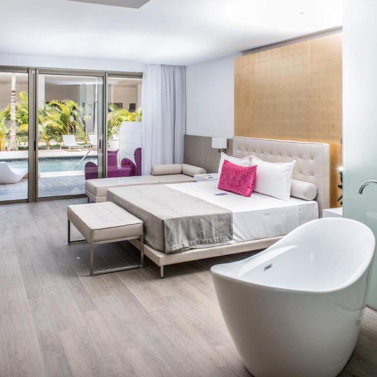 Platinum Yucatan Princess Adults Only - All Inclusive - Deluxe Suite Platinum - 5
