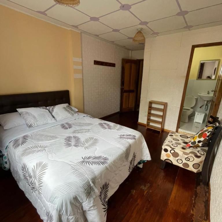 Golden Bird, Mindo - Double Room with Private Bathroom - 3